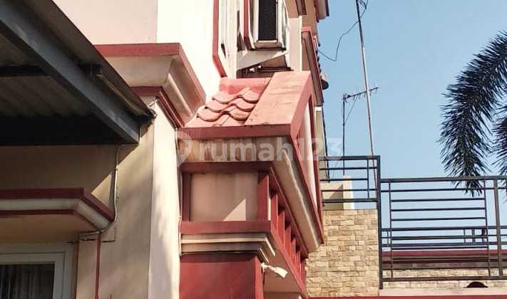 DIJUAL CEPAT Rumah HOOK Cantik dan Asri - 2 lantai di DUTA GARDEN 2