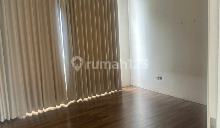 Sell Cheap! 2-Storey House in Eminent Vivacia BSD, Ready to Occupy, Excellent Condition