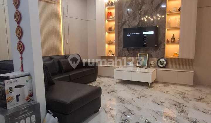 JARANG ADA !! DIJUAL Rumah BARU Full Renovasi 3 lantai di Cluster Gading Serpong