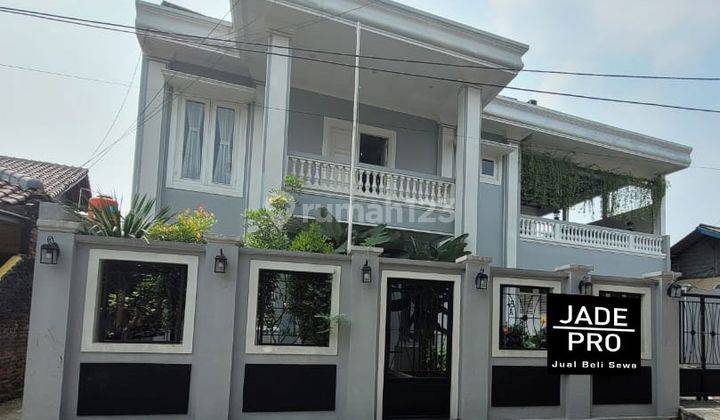 DIJUAL CEPAT Rumah Asri dan Furnish Modern 2 lantai di area Taman Mini Indonesia Indah / TMII 2