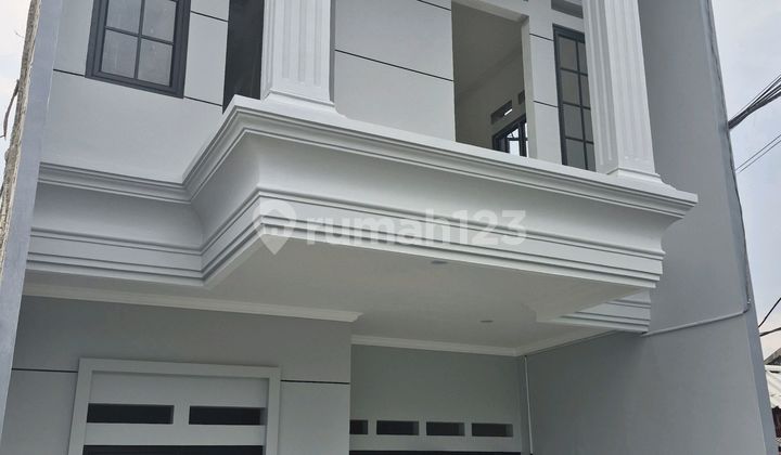 Dijual Rumah Classic Modern  Lokasi Segitiga Emas Depok (Juanda, Margonda, JORR2) 2