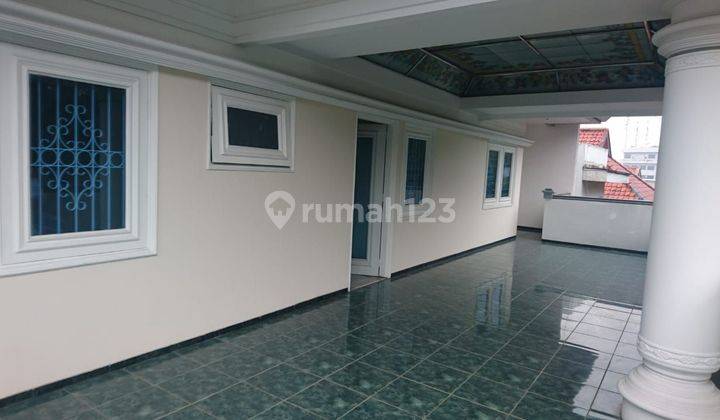 Dijual rumah 2lt. bagus SHM 1150m2 Jln Cipaganti 2