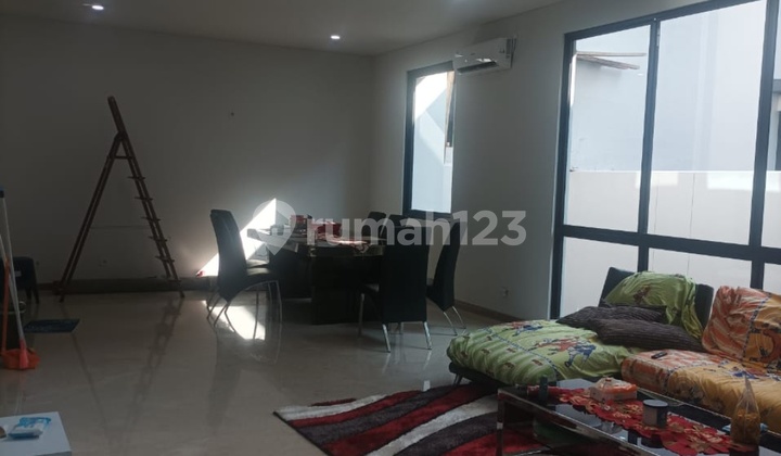 Rumah Mewah Murah BSD City Zora