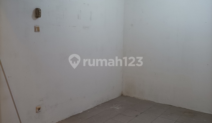 Kios Murah di Pasar Paramount Gading Serpong