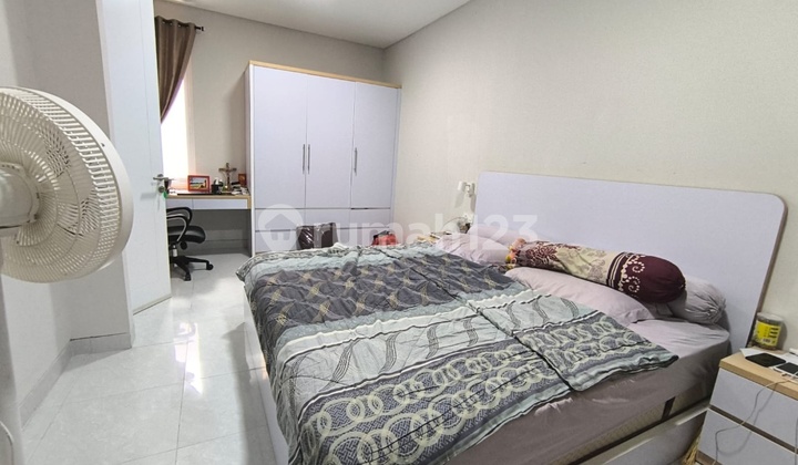 Neat 1-Story House in Paramount Petals 2