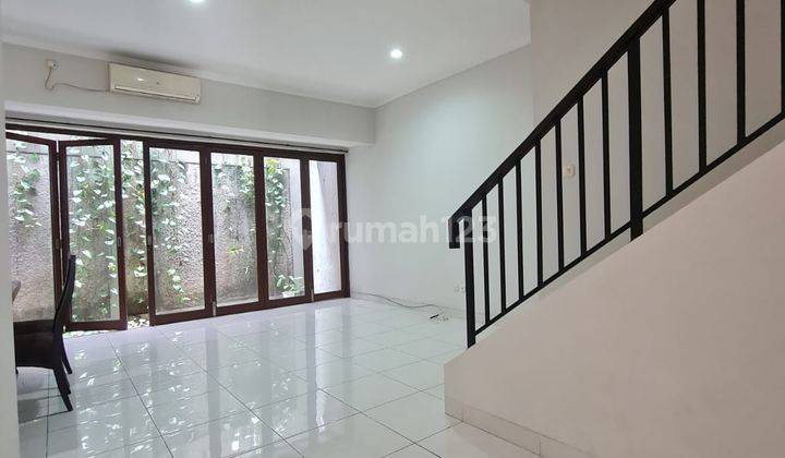 Rumah 2 Lantai di Discovery, Bintaro Jaya Sektor 9,  1