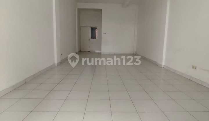 For Rent 3-Story Shop House Grand Arcade Negotiable 2