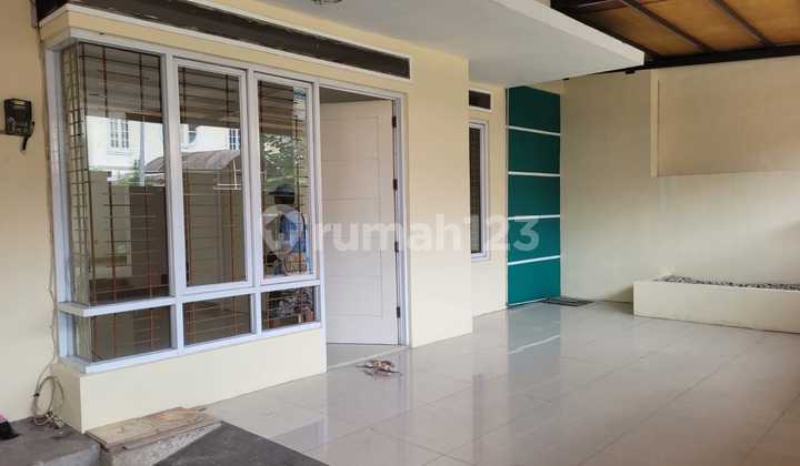 For Rent: Two-Story House with 4 Rooms, Suitable for Business 2