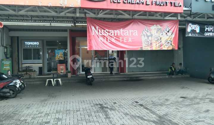 3-unit Townhouse in Bojongsoang, Bandung, Strategically Located in Front of Podomoro Park Gate and Oetomo Hospital. 1