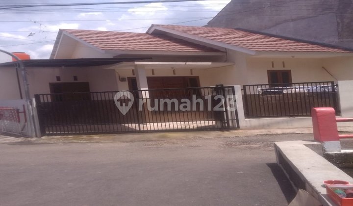Rumah 1 Lantai Antapani Dekat Perbelanjaan Dan Perkantoran Rumah 1 Lantai Antapani Dekat Perbelanjaan Dan Perkantoran
