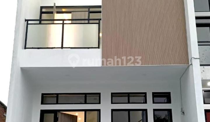 Super Premium Brand New House 900 Million Summarecon Bandung.