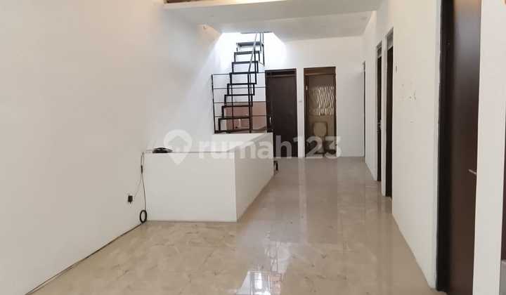 Rumah Siap Huni Sangat Strategis di Cihampelas - Bandung Utara 2