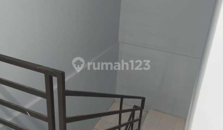 2 Lantai Di Jln Utama Sariwangi Ideal Untuk Tinggal Atau Usaha 2
