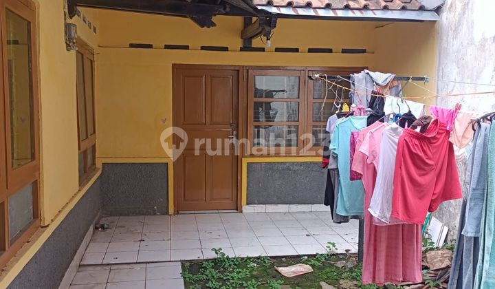 Premium Location House In Cicendo, Central Bandung, Large Land 2