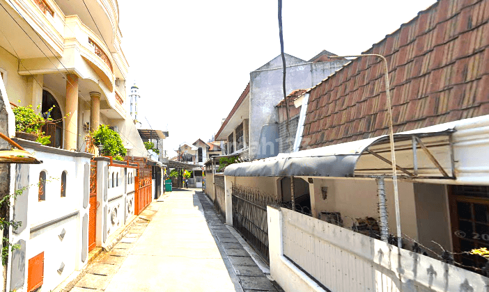 Rumah Sewa Tomang. 2 Lantai. 5x16. Jalan 2 Mobil. Dkt Mesjid 2