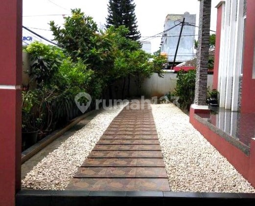 Rumah Hook Green Ville. 2 Lantai. 16x20. Jalan 3 Mobil. Full Furnish