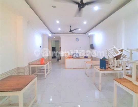 Ruko Tomang. 3.5 Lantai. 5x20. Jalan Raya 2 Mobil. Siap Huni