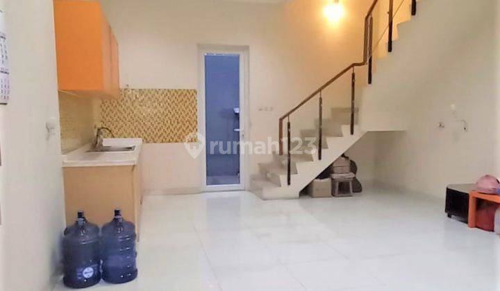 Rumah 3.lantai.tomang. 5x15. Dekat Bank Bca.rp.2.5.m.an 5