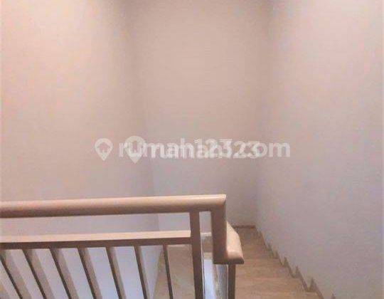 Rumah Baru 3 Lantai. Tomang. 4x17. Jalan Lebar 2 Mobil 14