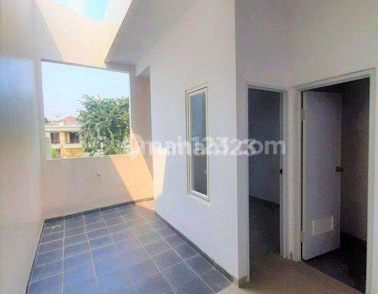 Rumah Baru 3 Lantai. Tomang. 4x17. Jalan Lebar 2 Mobil 17