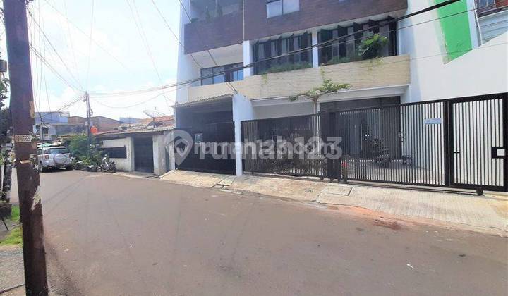 Ruko Gandeng Tomang. 3 Lantai. 7x14. Jalan Raya 3 Mobil. 2