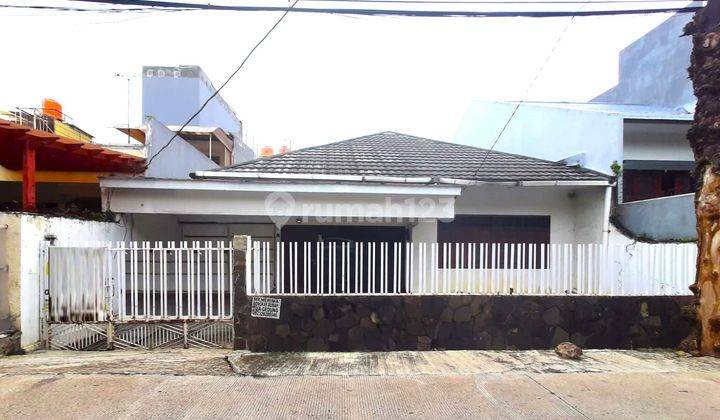 Rumah Tua Tomang. 10x25. Jalan 3 Mobil 2