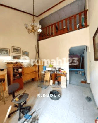 Rumah Tua Tanjung Duren. 1.5 Lantai. 12x19. Jalan 2 Mobil 1