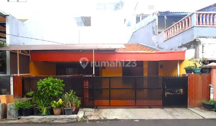 Rumah Tua Tomang. 9x15. Jalan Lebar 2 Mobil 1