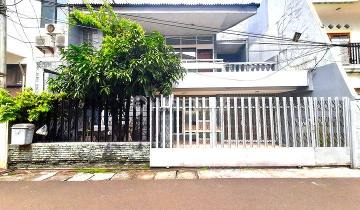 Rumah Tomang. 2 Lantai. 10x15. Jalan 2 Mobil. Siap Huni 2