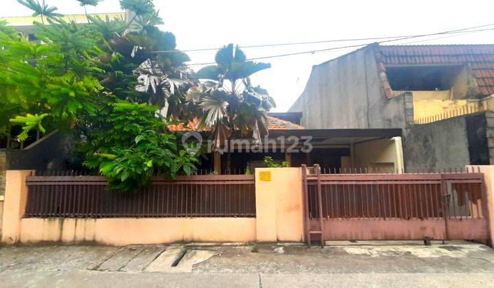 Rumah Tua Tomang. 10x17. Jalan 2 Mobil. 1