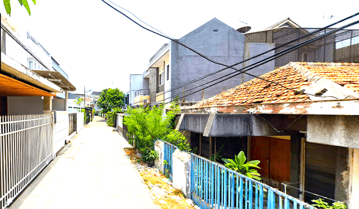 Rumah Tua Tomang. 10x20. Jalan 2 Mobil 2