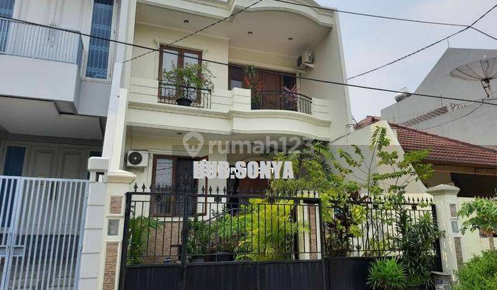 Rumah Jelambar 2 Lantai. 7x21. Jalan 2 Mobil. Siap Huni