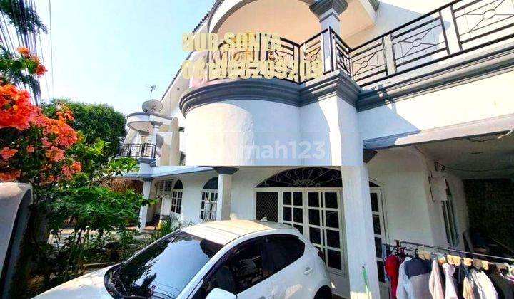 Rumah Hook. Taman Ratu. 2 Lantai. 18x12.5. Jalan 2 Mobil. Siap Huni 2