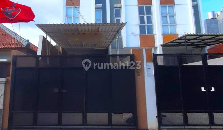 Rumah Taman Ratu Duri. 3 Lantai. 4x20. Jalan 2 Mobil. Semi Furnish 1