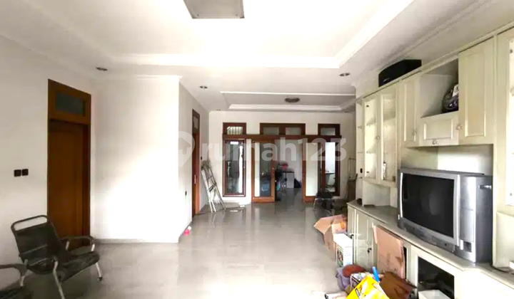 Rumah Hook. Taman Cibodas. 1.5 Lantai. 16x18. Jalan Raya Utama. Siap Huni