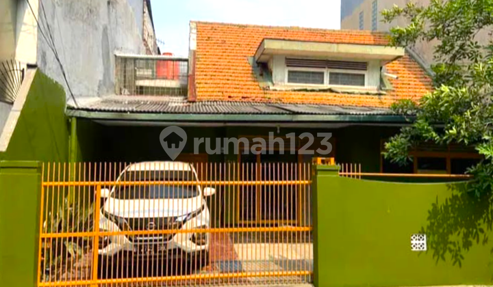 Rumah Tua Tomang 10x14. Jalan Lebar 2 Mobil