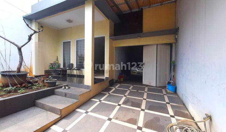 Rumah Taman Ratu. 2.5 Lantai. 7.5x19. Jalan Lebar 3 Mobil. Siap Huni