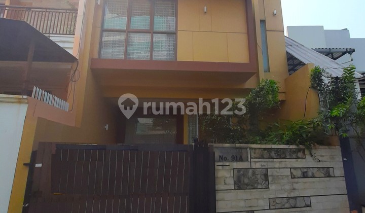 Rumah Tomang. 3 Lantai. 7x13. Jalan 2 Mobil. Siap Huni Rumah Tomang. 3 Lantai. 7x13. Jalan 2 Mobil. Siap Huni