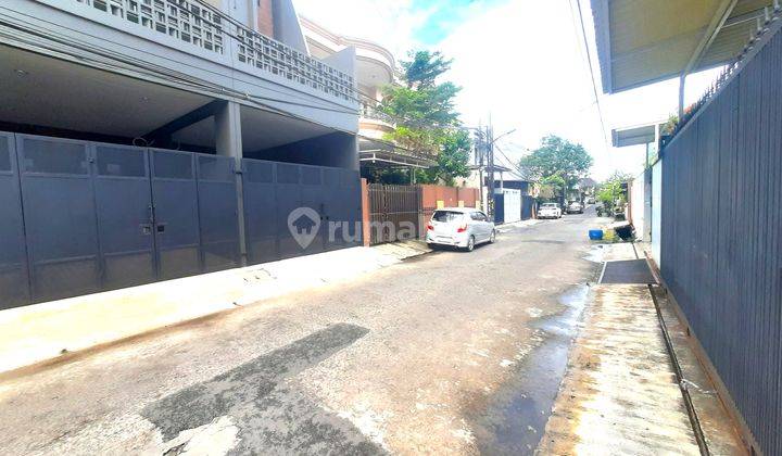 Rumah Baru. Taman Ratu. 3 Lantai. 4x18. Jalan Lebar 3 Mobil. Siap Huni 2