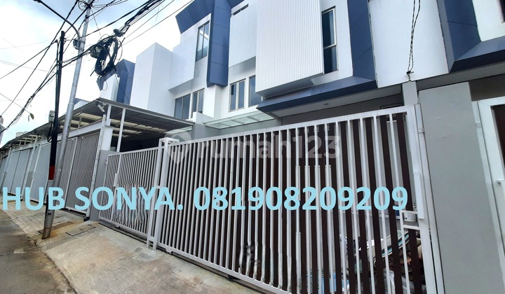 Rumah Baru. Tomang. 3 Lantai. 8X15. Jalan 2 Mobil. Siap Huni