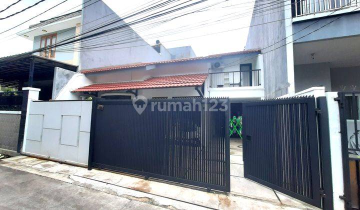 Rumah Gandeng. Tomang. 2 Lantai. 10 X 15. Jalan 2 Mobil. Semi Furnish. Siap Huni 2