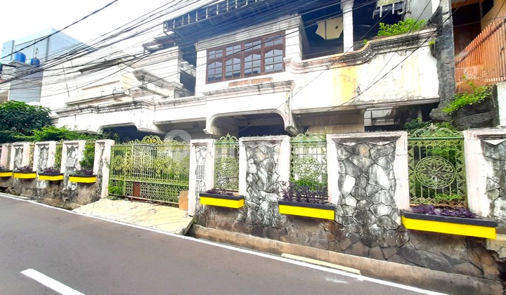 Rumah Tomang. 2 Lantai. 20x15. Jalan 2 Mobil