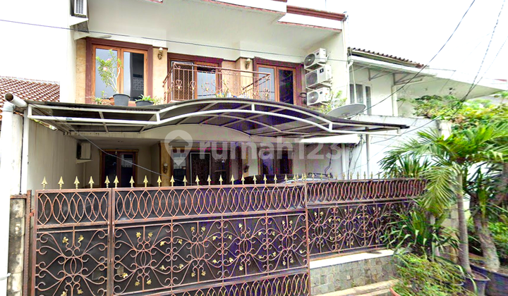 Rumah Tomang. 2.5 Lantai. 9x16. Jalan 2 Mobil. Siap Huni