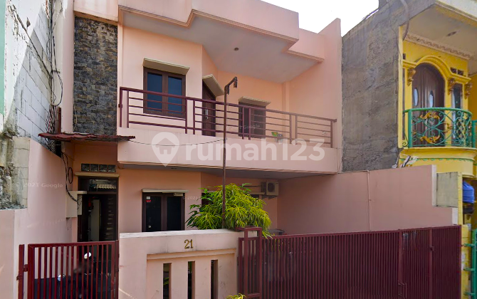 Rumah Kota Bambu. 2.5 Lantai. 7 x 16. Jalan 2 Mobil. Siap Huni