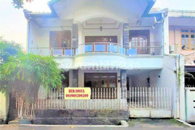 Rumah Tomang. 2 Lantai. 8x14. Jalan 2 Mobil. Siap Huni