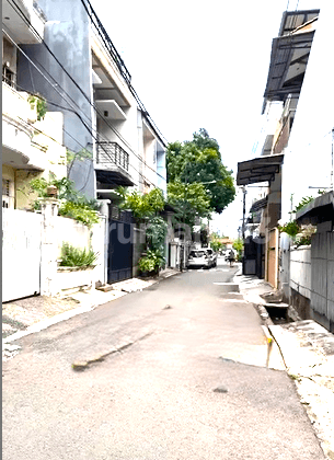 Rumah Tanjung Duren. 3 Lantai. 6x13. Jalan 2 Mobil. Siap Huni 2