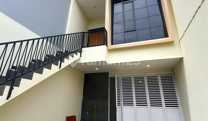 Rumah Lux Baru. Tomang. 3 Lantai. 5x18. Jalan 2 Mobil. Siap Huni 2