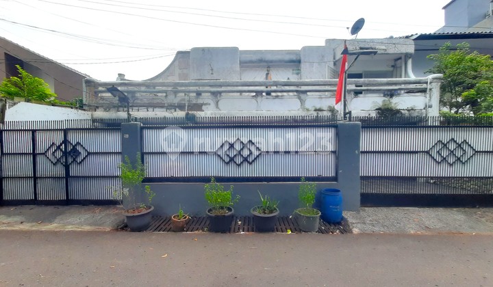 Rumah Tomang. 2 Lantai. 16x20. Jalan 2 Mobil. Siap Huni 2