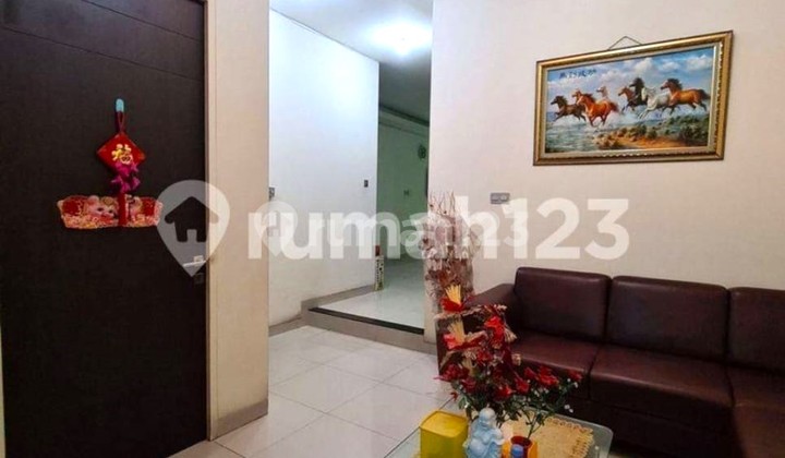 Rumah Taman Ratu. 2.5 Lantai. 6x20. Jalan 2 Mobil. Siap Huni