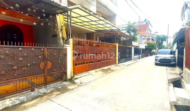 Rumah Tomang. 2 Lantai. 6x18.5. Jalan 2 Mobil 2